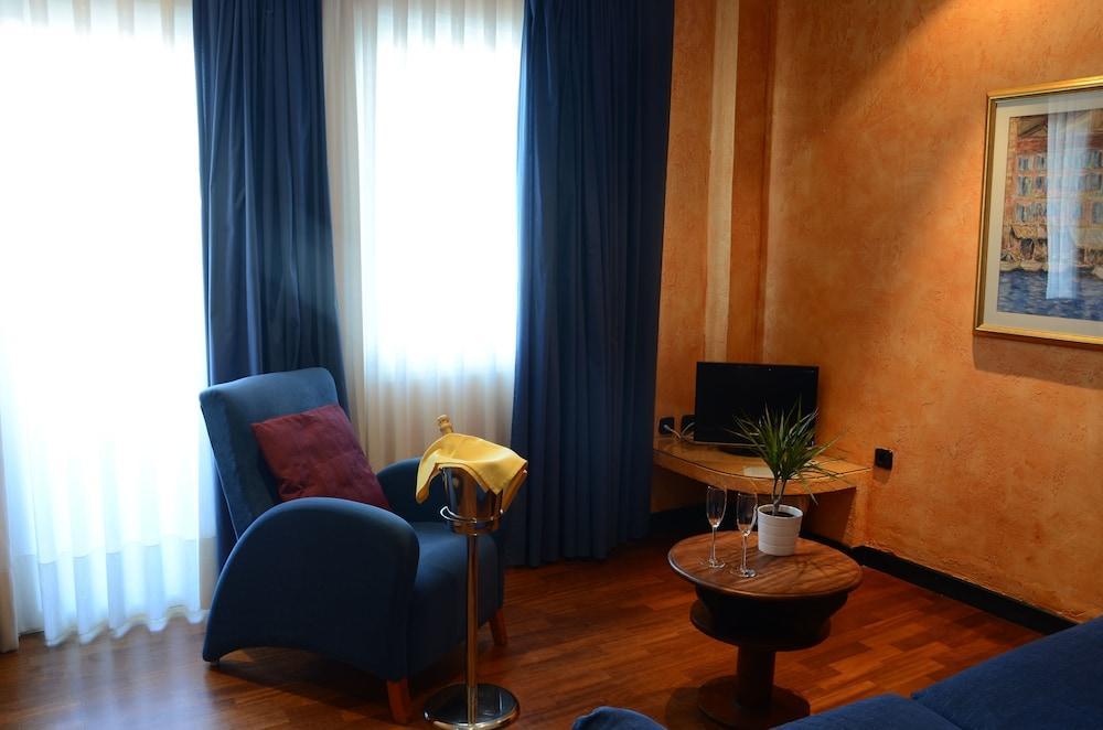 Hotel Tikar Garrucha Buitenkant foto